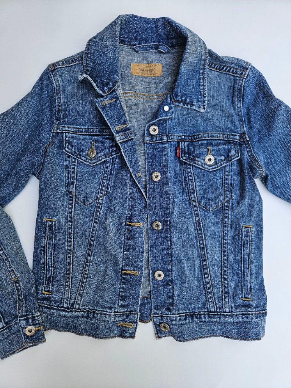 Levi's Women's Denim Trucker Jacket Medium Blue Jean Button Front